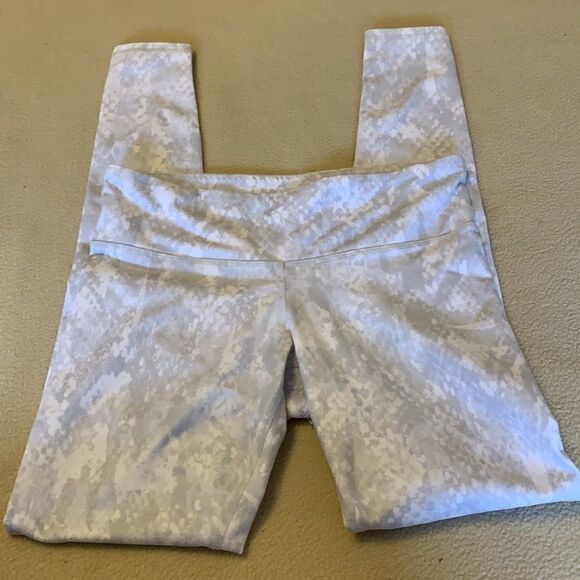 Nwot Alo Yoga airbrush white python print sz xs - Picture 5 of 9
